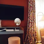 Eight Otel