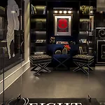 Eight Otel 5*