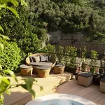 Otel Eight 5*