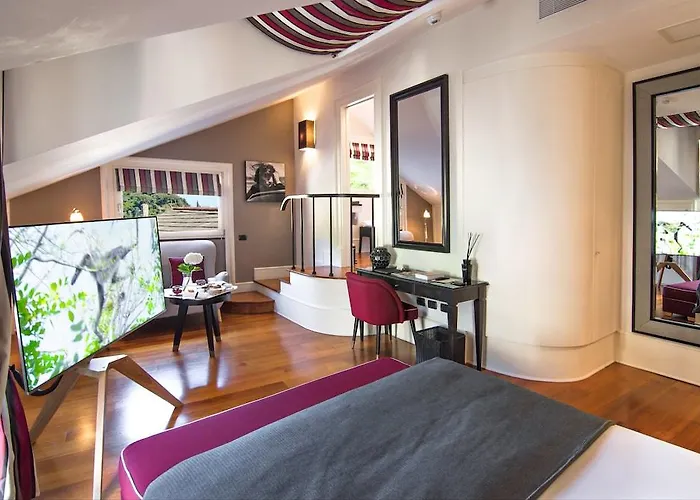 Hotel Eight