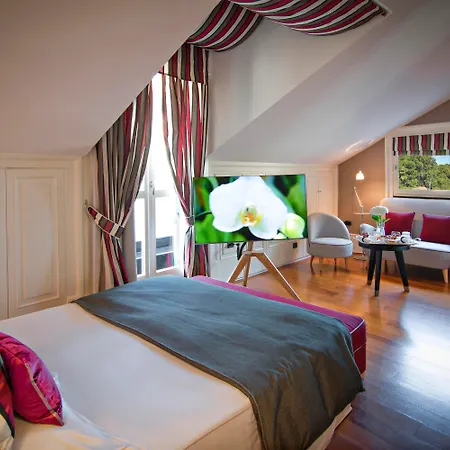 Hotel Eight