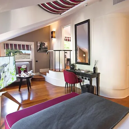 Hotel Eight