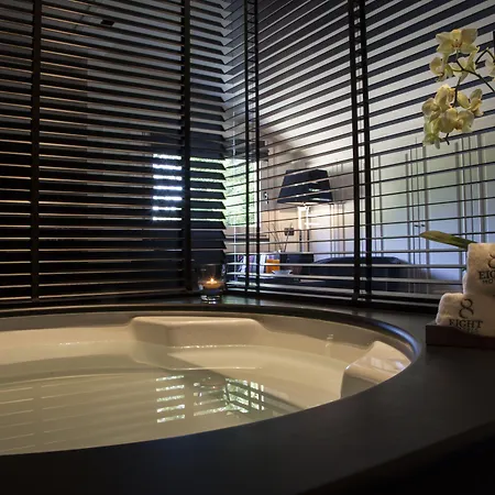 Hotel Eight 5*