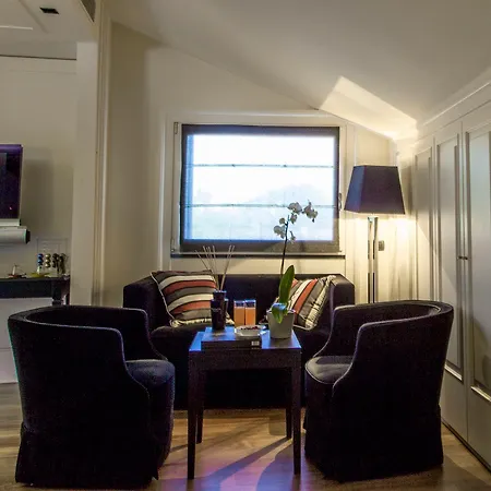 Hotel Eight