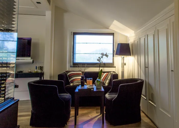 Otel Eight